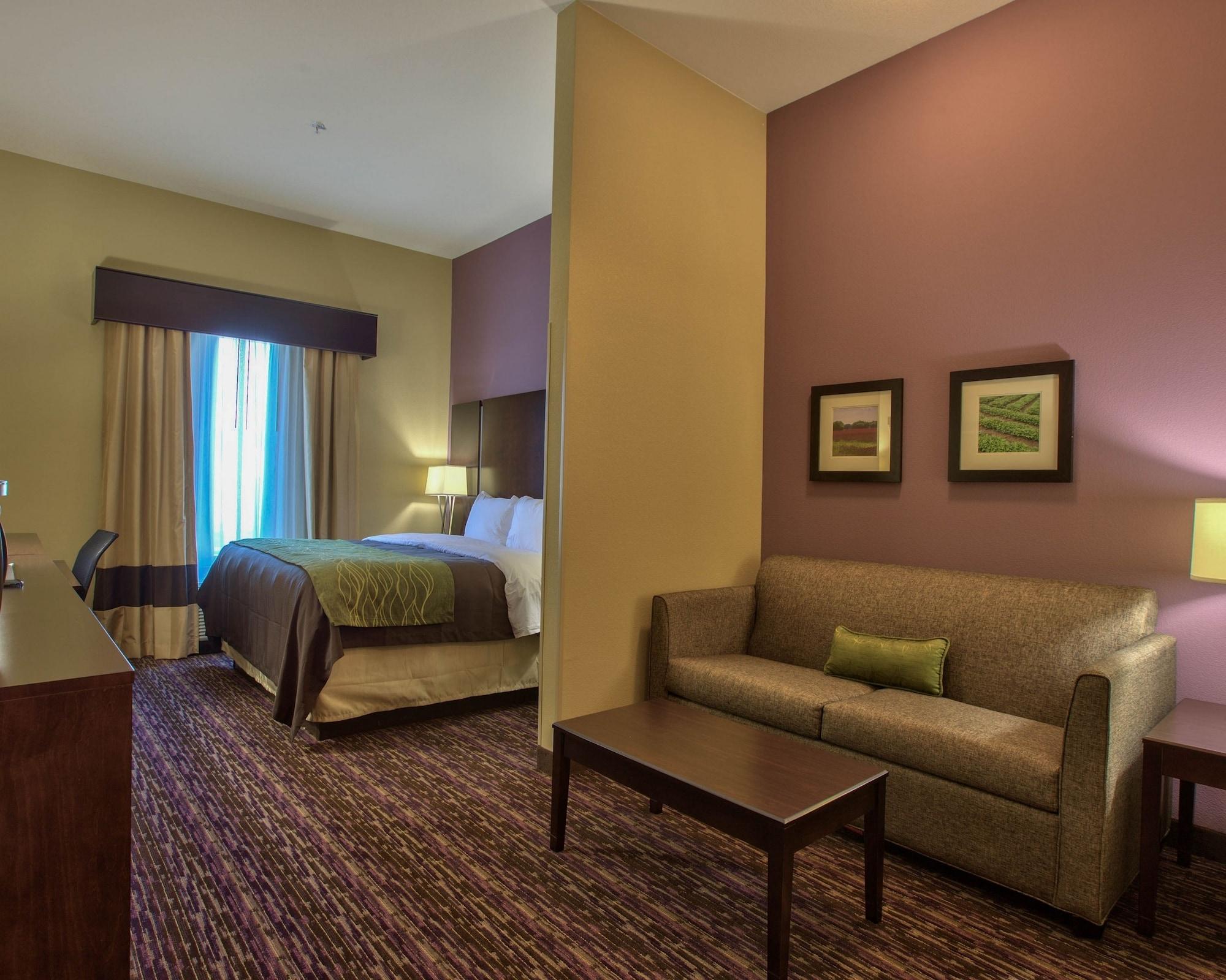 Comfort Inn & Suites Dothan East מראה חיצוני תמונה