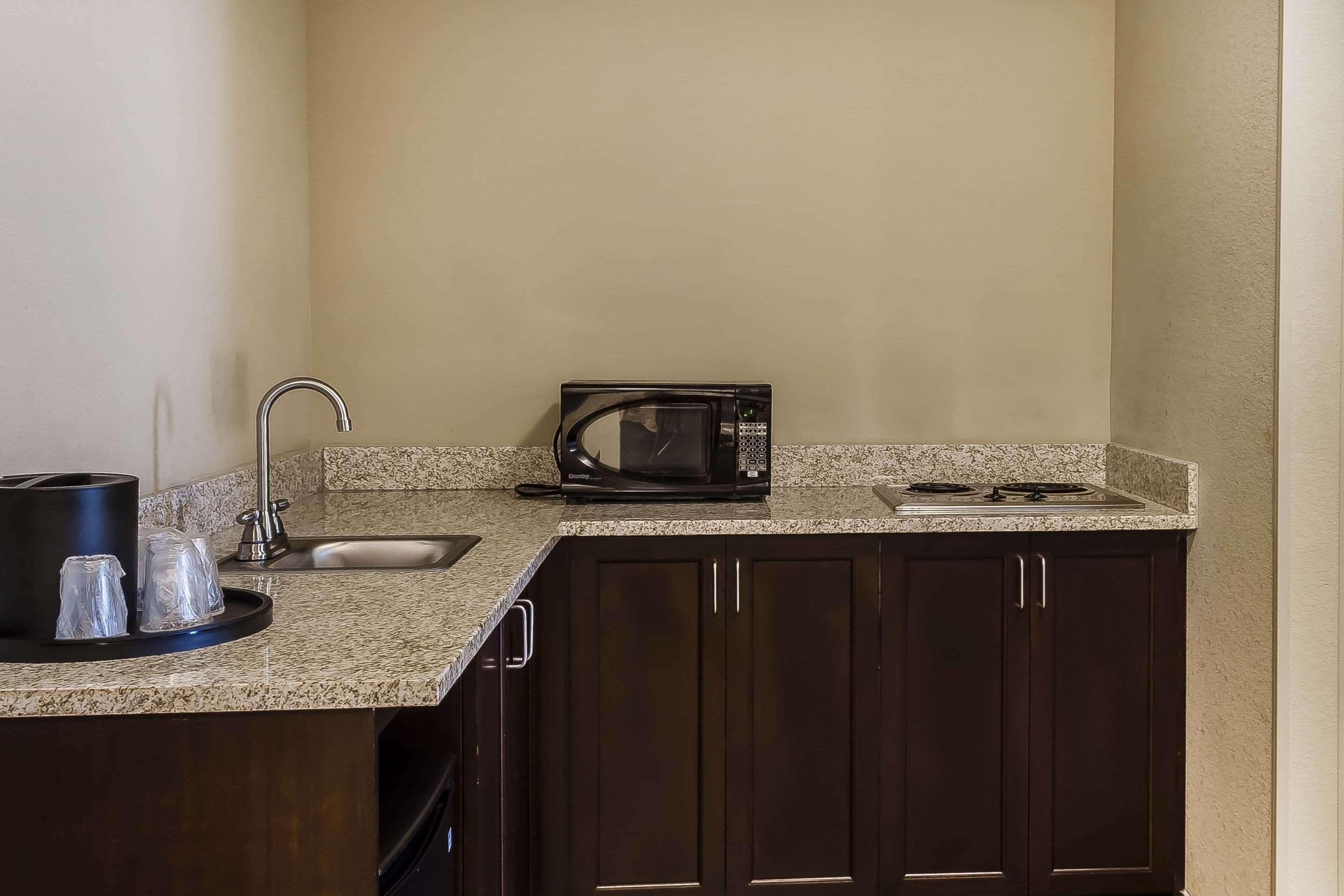 Comfort Inn & Suites Dothan East מראה חיצוני תמונה