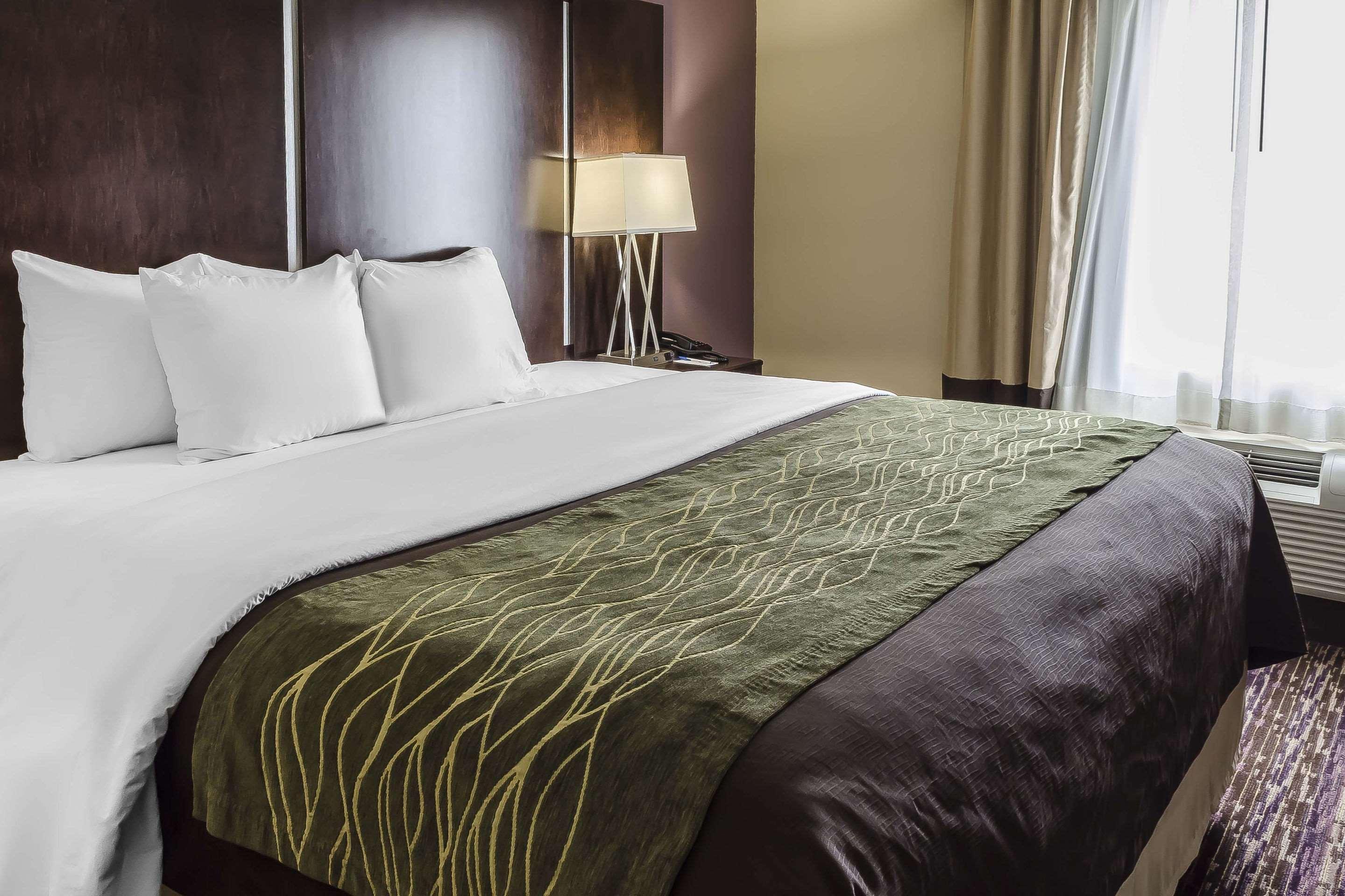 Comfort Inn & Suites Dothan East מראה חיצוני תמונה