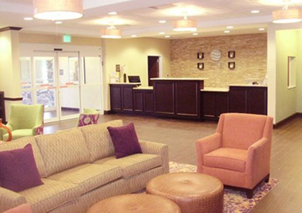 Comfort Inn & Suites Dothan East מראה חיצוני תמונה
