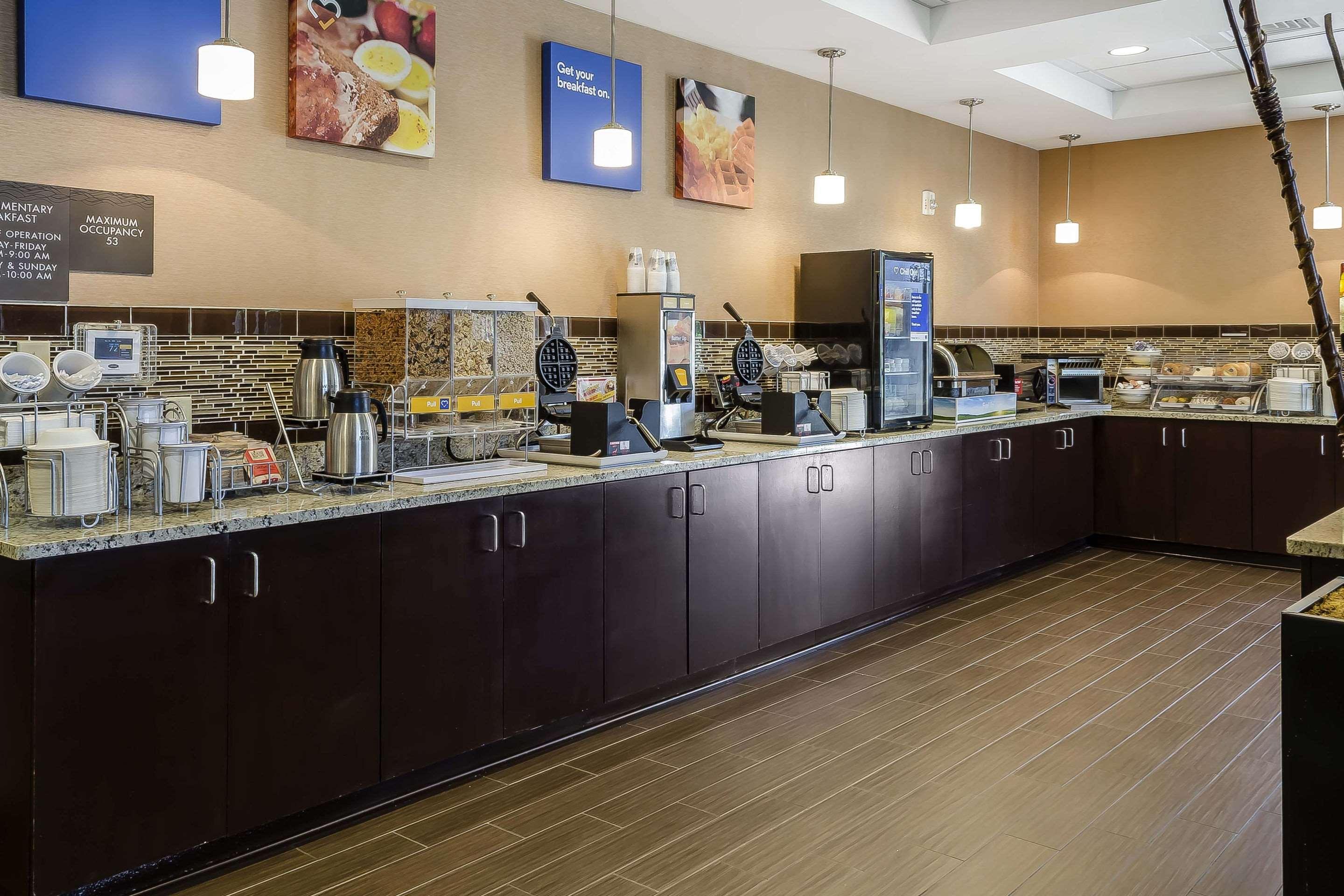 Comfort Inn & Suites Dothan East מראה חיצוני תמונה