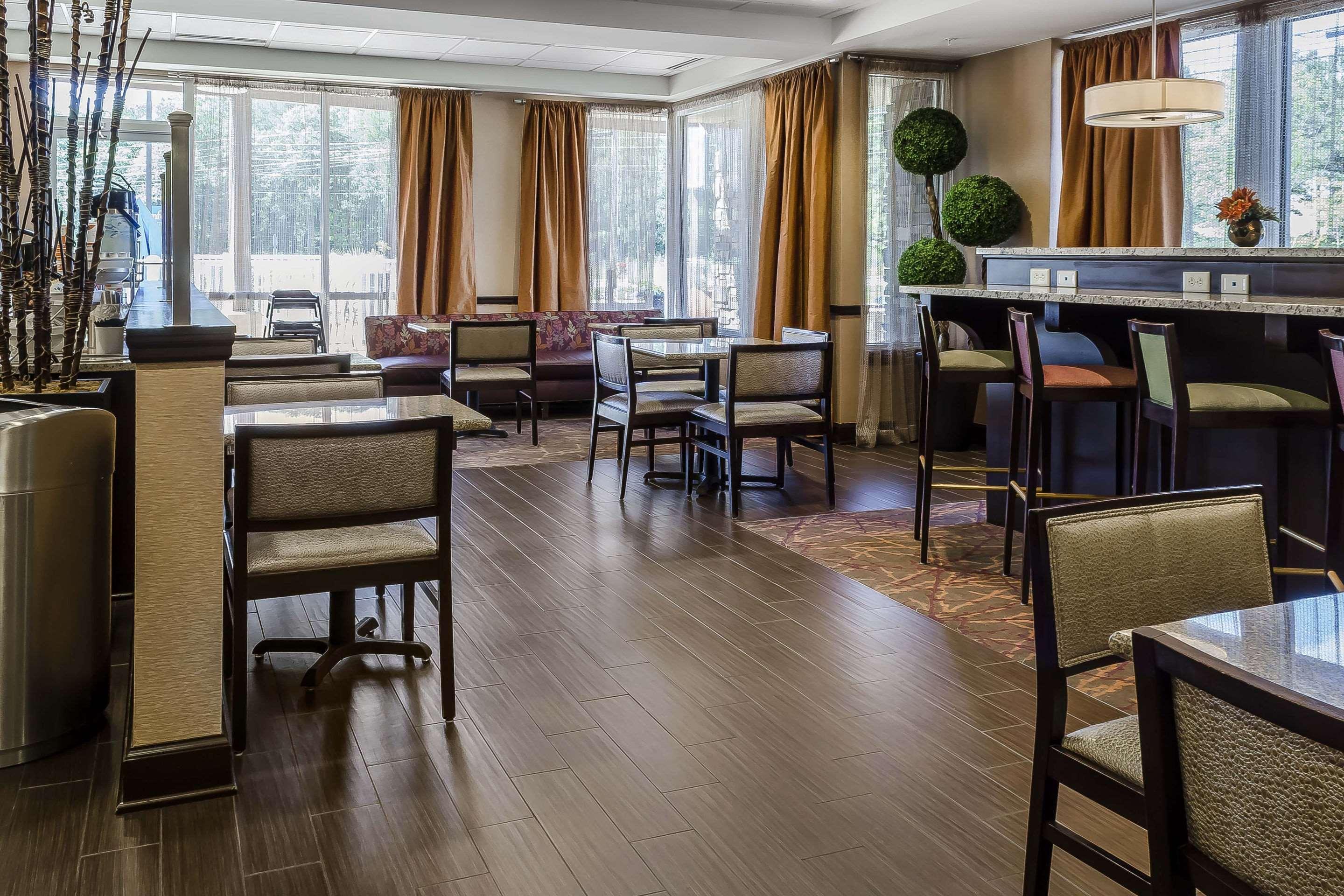 Comfort Inn & Suites Dothan East מראה חיצוני תמונה