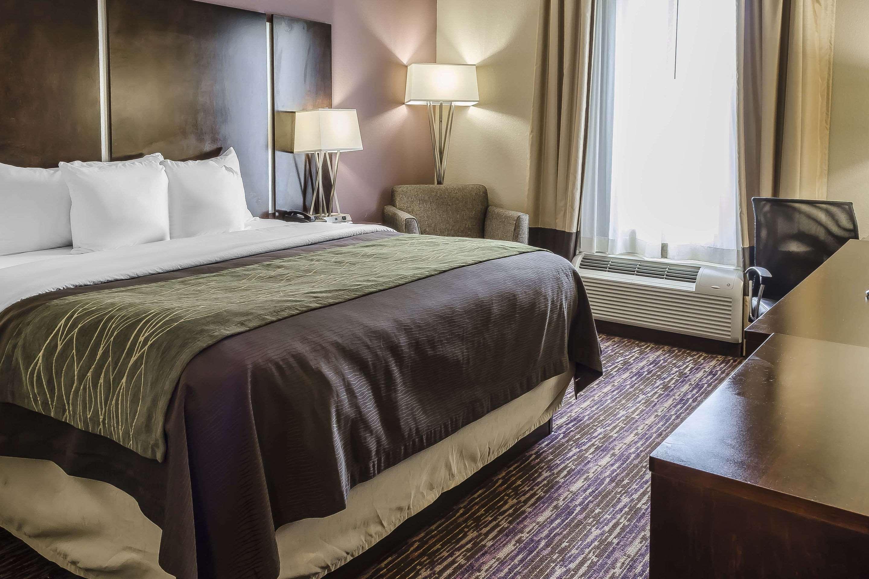 Comfort Inn & Suites Dothan East מראה חיצוני תמונה