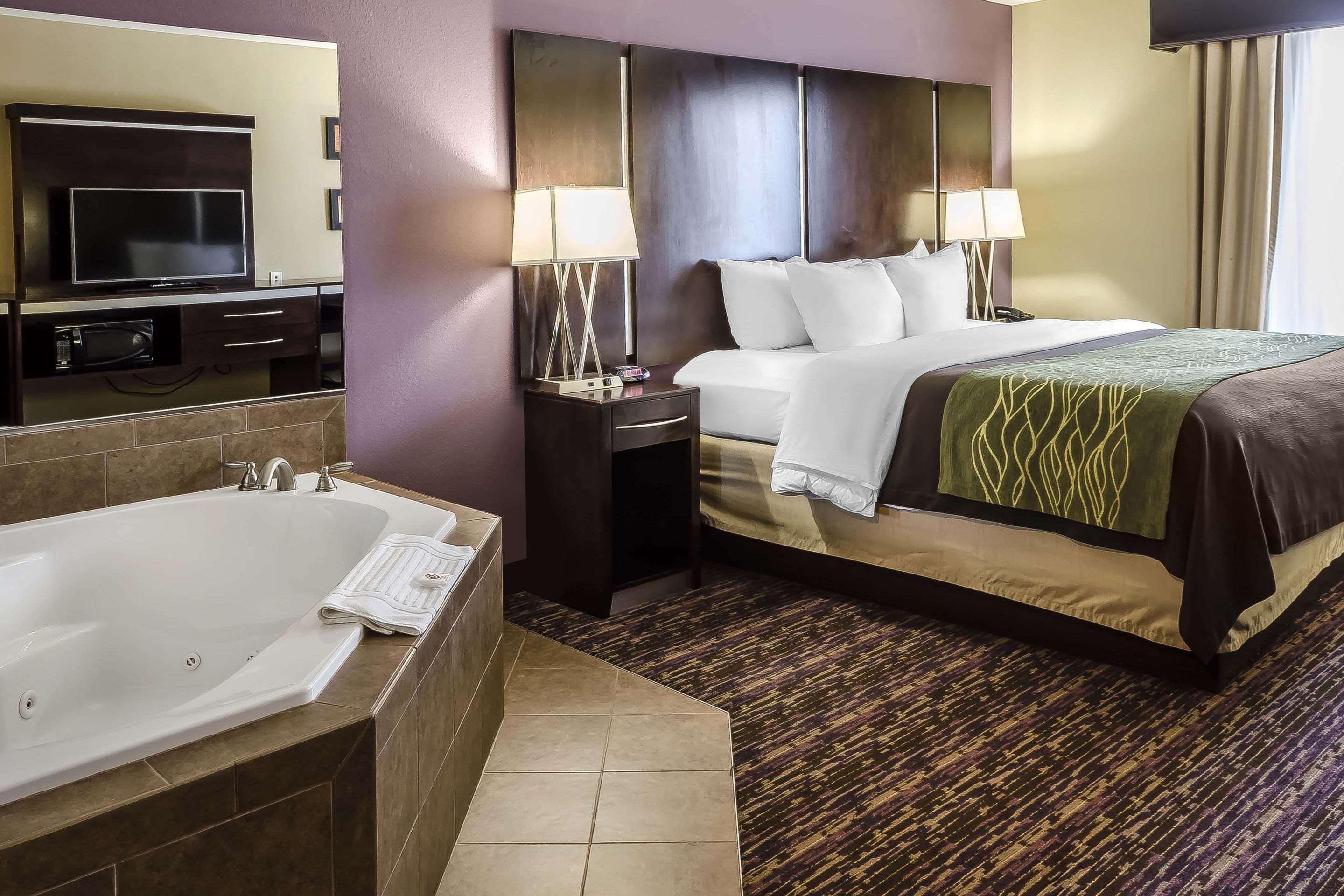 Comfort Inn & Suites Dothan East מראה חיצוני תמונה