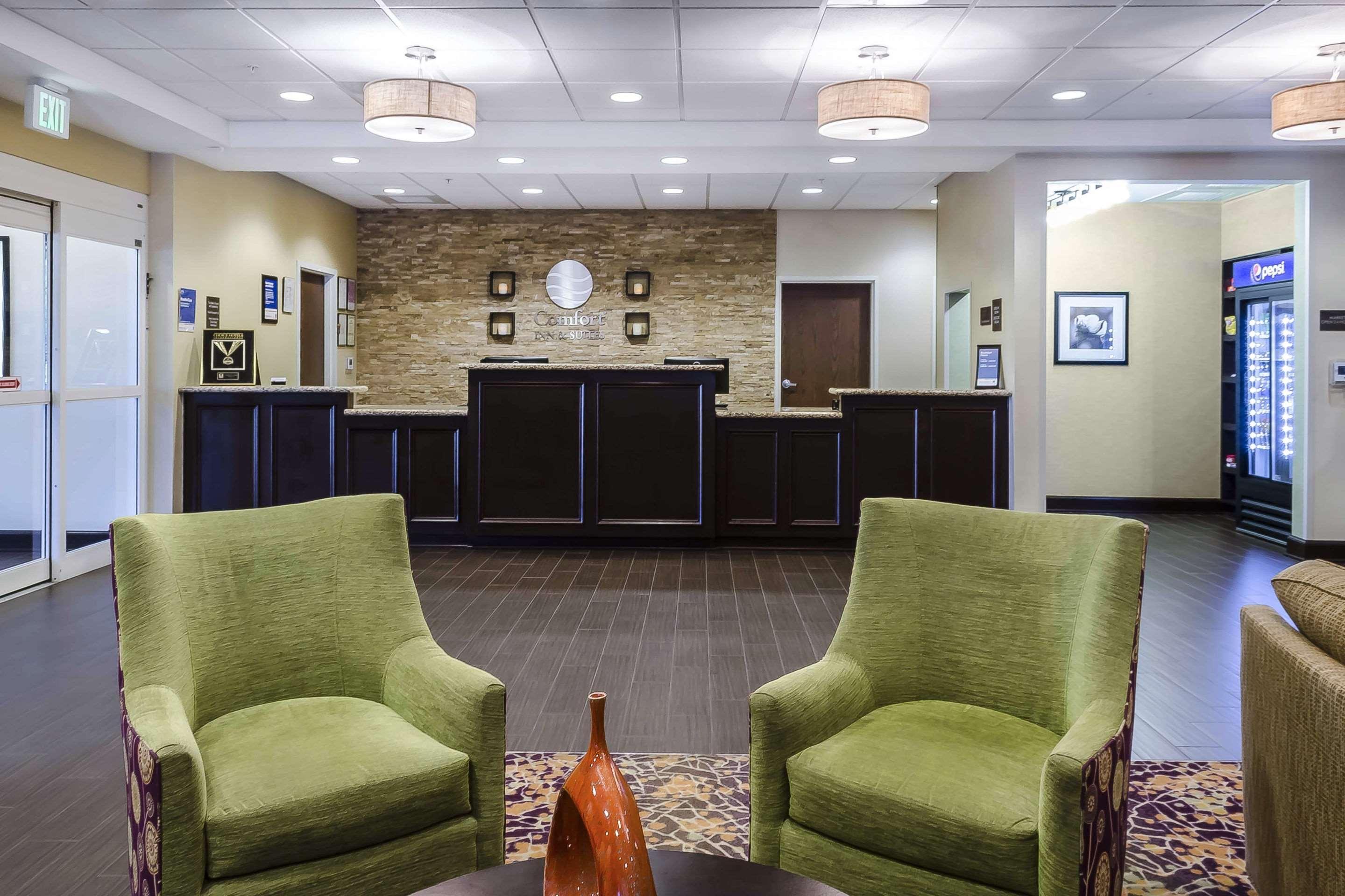 Comfort Inn & Suites Dothan East מראה חיצוני תמונה