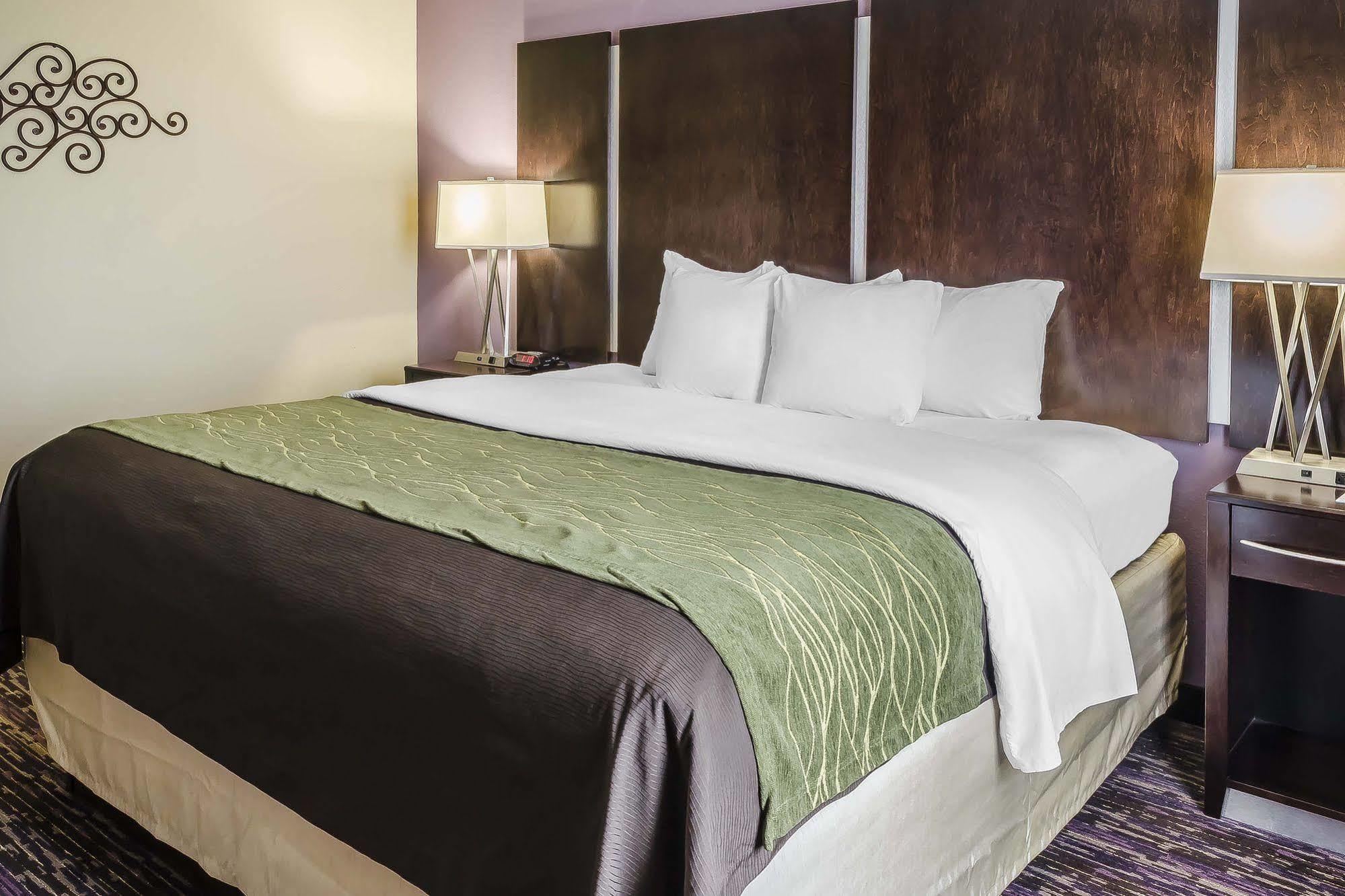 Comfort Inn & Suites Dothan East מראה חיצוני תמונה