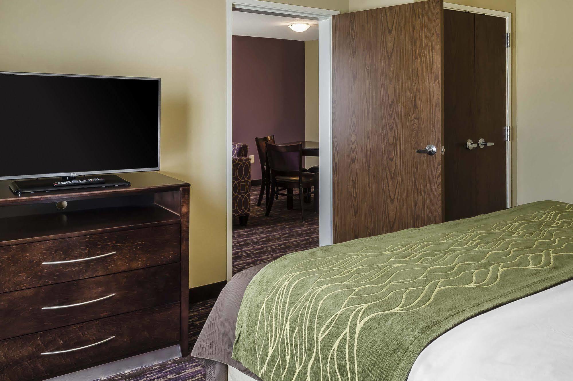 Comfort Inn & Suites Dothan East מראה חיצוני תמונה