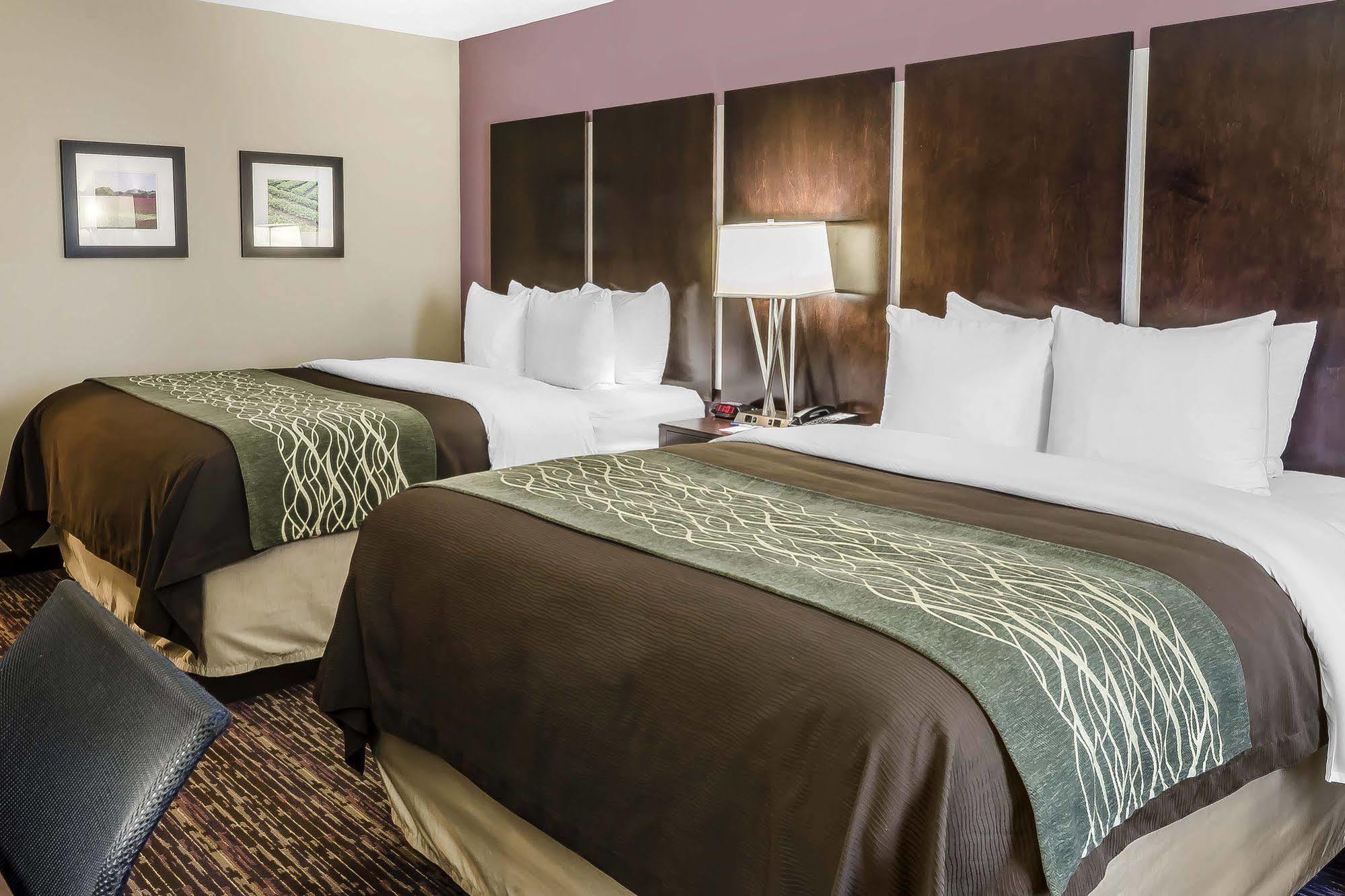 Comfort Inn & Suites Dothan East מראה חיצוני תמונה